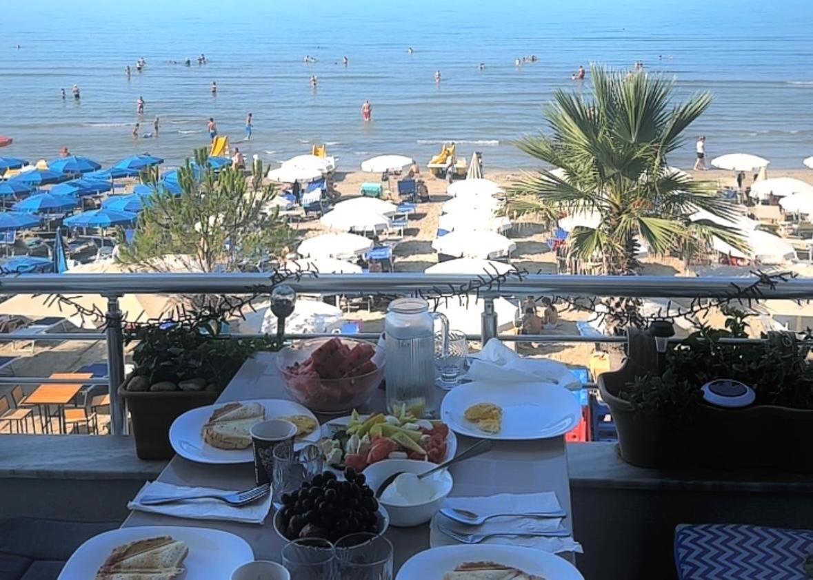 Durres Strand Direkt Am Meer Ngoại thất bức ảnh