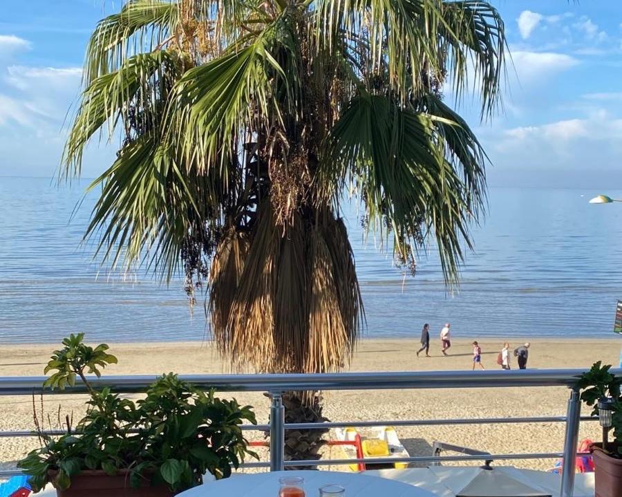Durres Strand Direkt Am Meer Ngoại thất bức ảnh